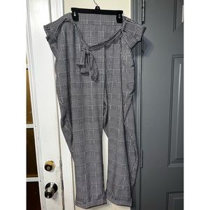NWT Torrid Tapered Pants